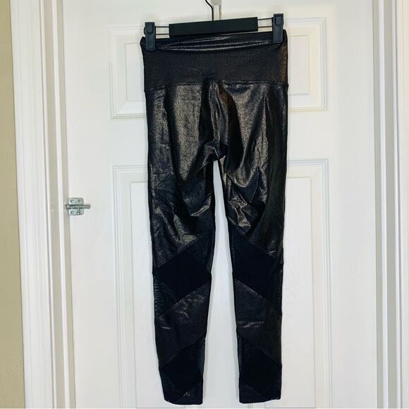 Victoria’s Secret PINK Black Shimmer Legging  Size Small - Picture 1 of 9